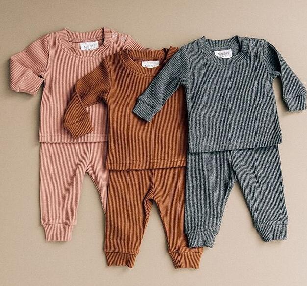 CONJUNTO ROSADO PANTALON Y CAMISETA 